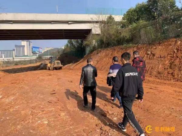慈利縣建投集團、慈姑建材公司：現(xiàn)場踏勘建筑垃圾綜合治理項目建設(shè)情況